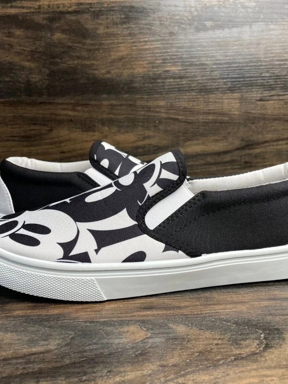 Disney Mickey Mouse Slip On Sneakers Black Mens 9
